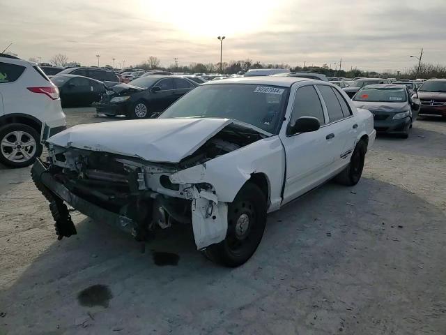2010 Ford Crown Victoria - Image 11