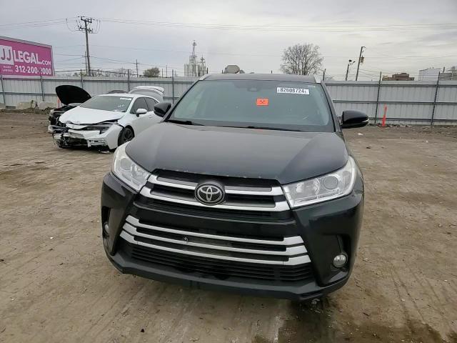 2017 Toyota Highlander - Image 11