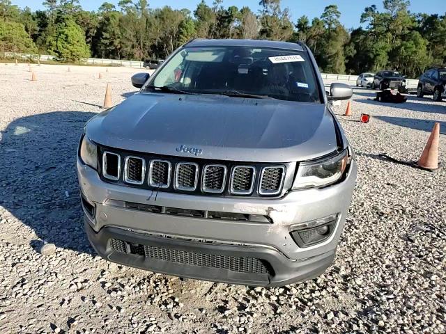 2018 Jeep Compass - Image 14