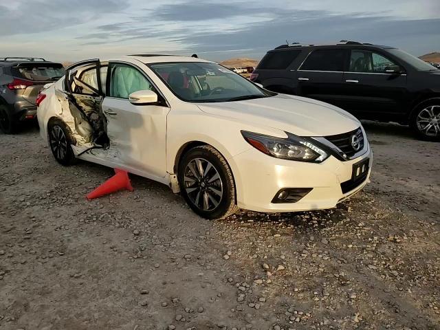 2017 Nissan Altima - Image 11