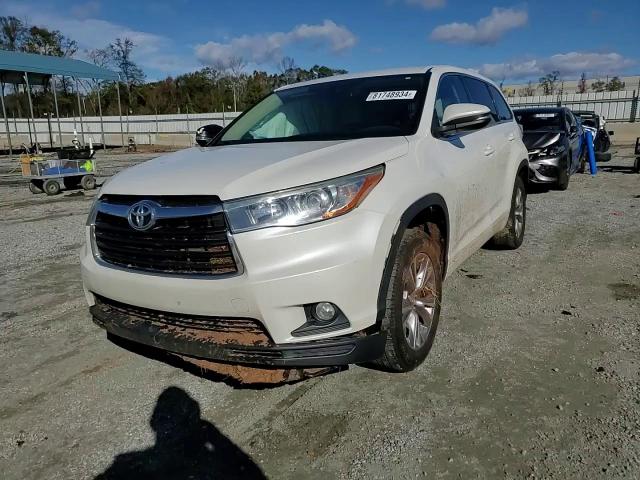 2015 Toyota Highlander - Image 12