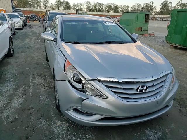 2012 Hyundai Sonata - Image 10