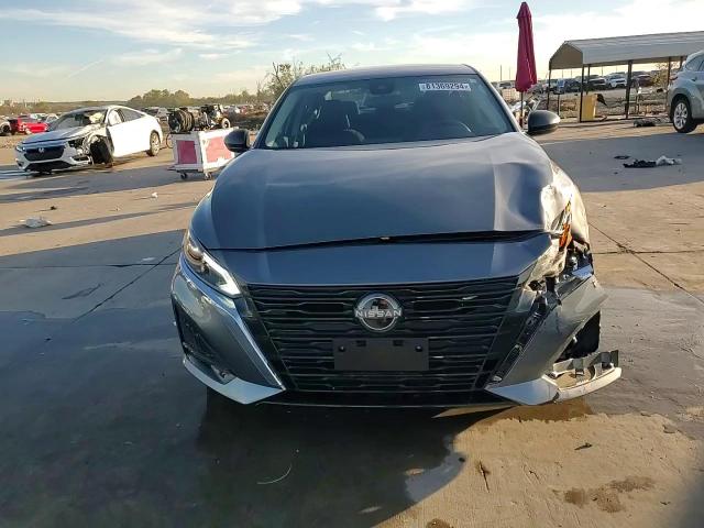2024 Nissan Altima - Image 14