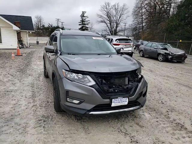 2018 Nissan Rogue - Image 12