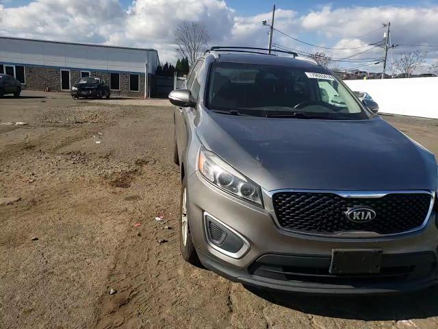 2016 Kia Sorento - Image 11