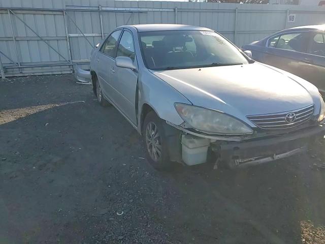 2005 Toyota Camry Le VIN: 4T1BF32KX5U104577 Lot: 79814774