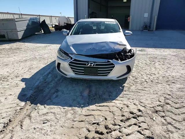 2017 Hyundai Elantra - Image 14