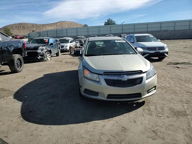 2013 Chevrolet Cruze - Image 11