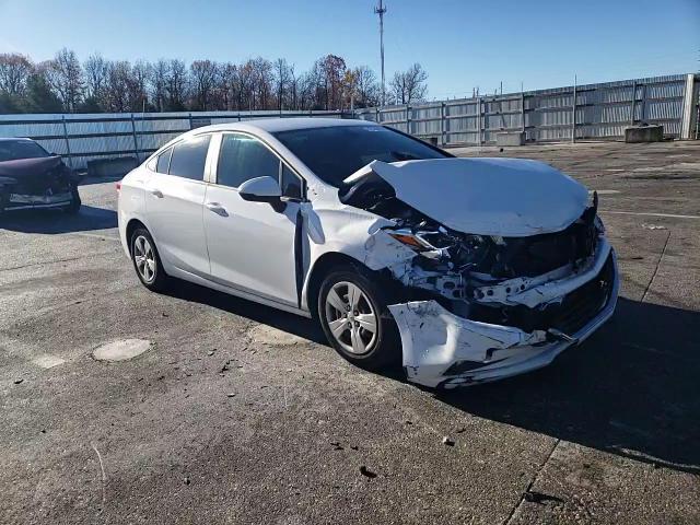 2017 Chevrolet Cruze - Image 10