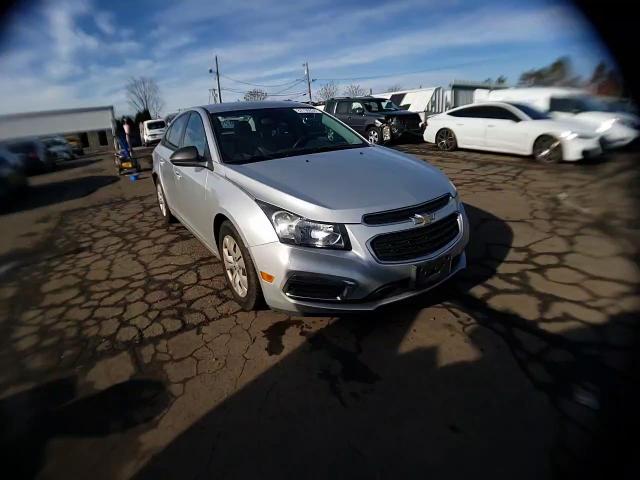 2015 Chevrolet Cruze - Image 11