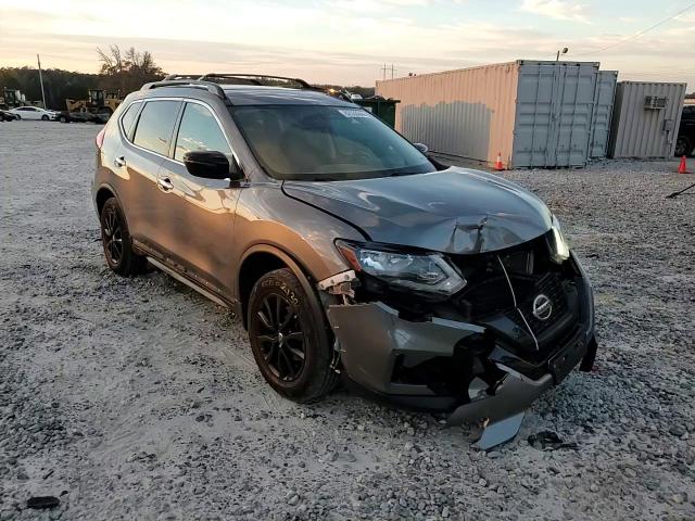 2018 Nissan Rogue - Image 12