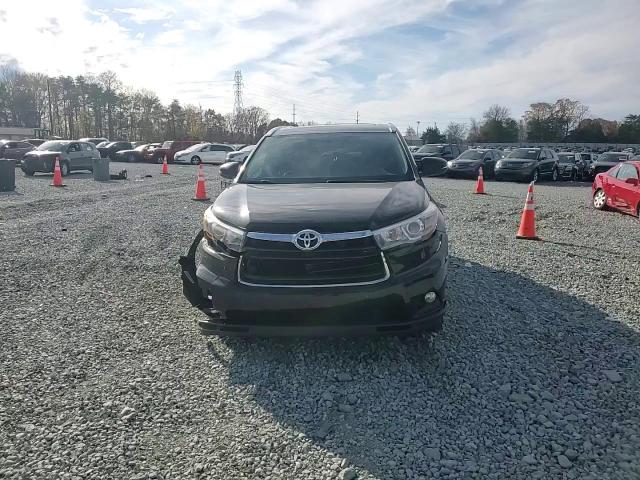 2015 Toyota Highlander - Image 12