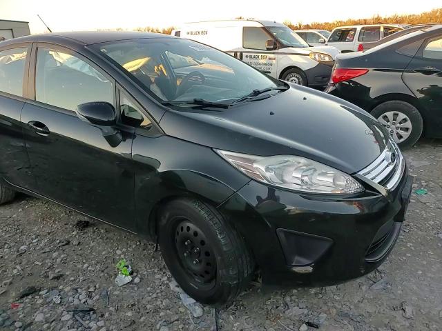 2013 Ford Fiesta - Image 11