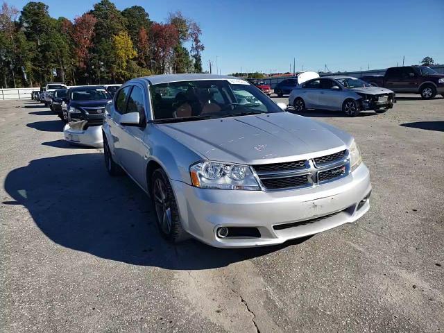 2011 Dodge Avenger - Image 11