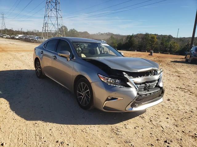 2017 Lexus ES - Image 11
