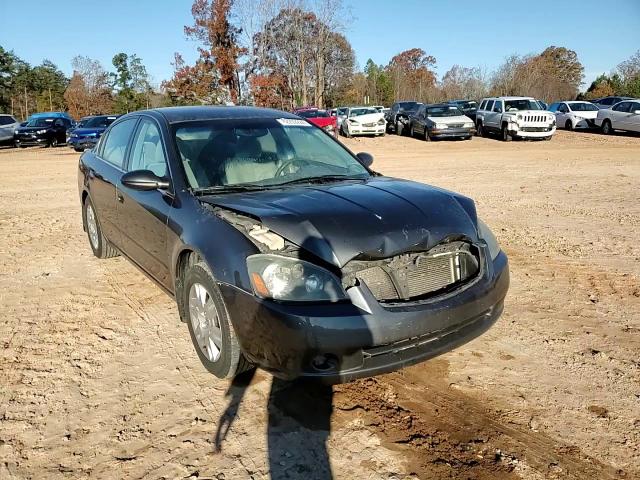 2005 Nissan Altima - Image 10