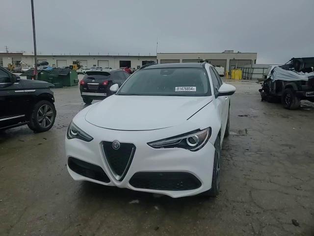2018 Alfa Romeo Stelvio - Image 12