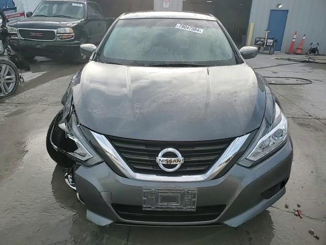 2017 Nissan Altima - Image 13
