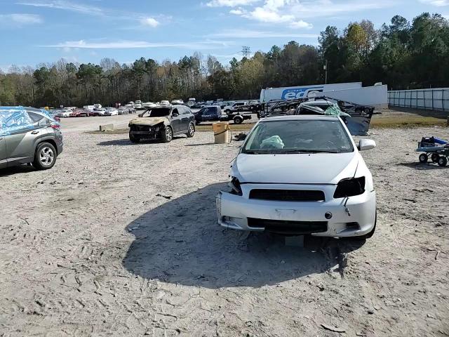 2005 Scion tC - Image 11