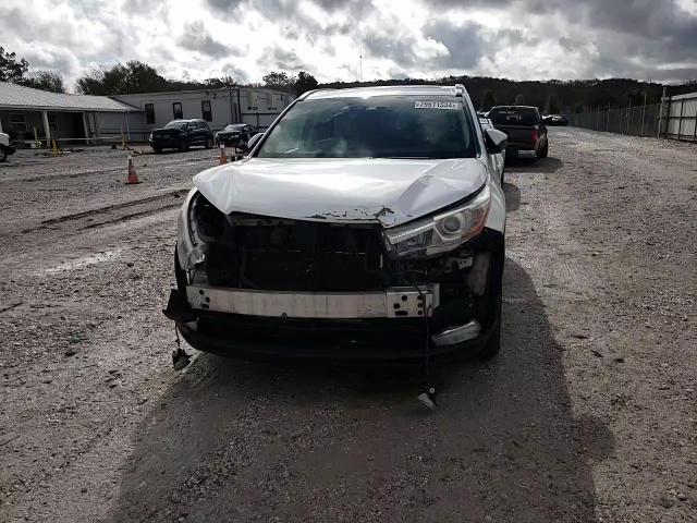 2016 Toyota Highlander - Image 11