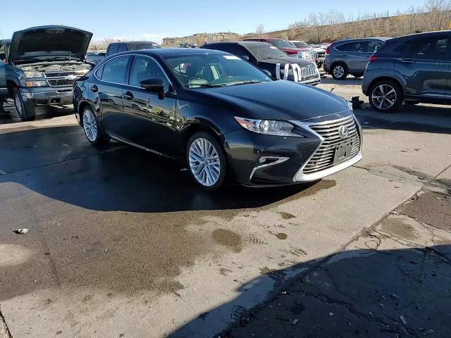 2016 Lexus ES - Image 13