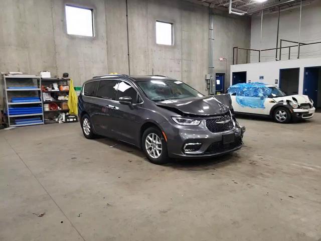 2022 Chrysler Pacifica - Image 12