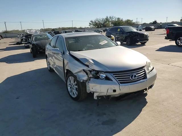 2012 Lexus ES - Image 11
