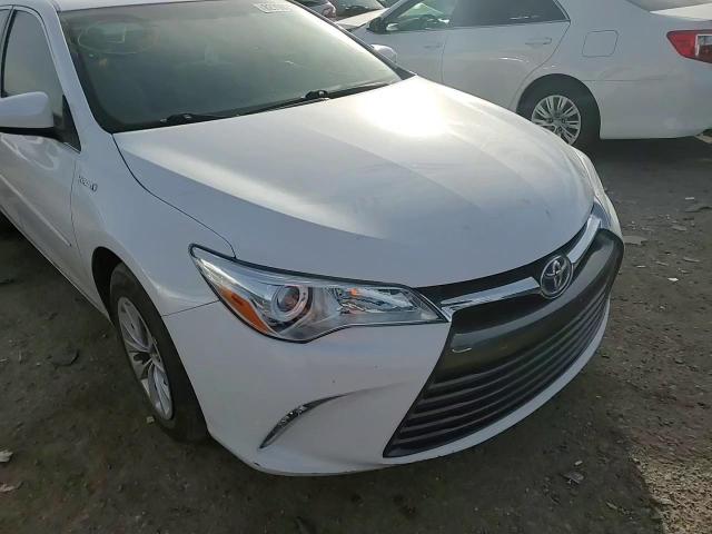 2015 Toyota Camry - Image 10