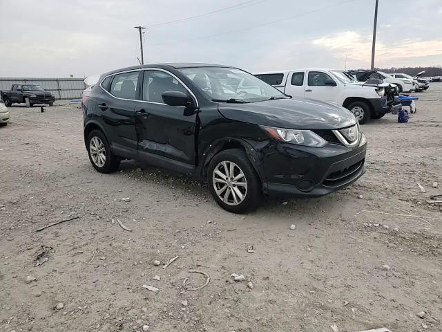 2018 Nissan Rogue - Image 12