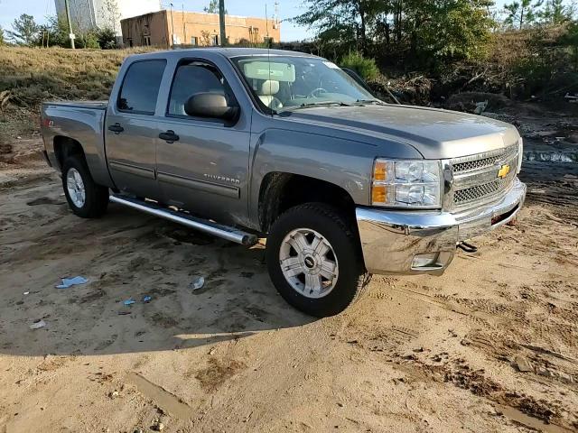 2013 Chevrolet Silverado - Image 11