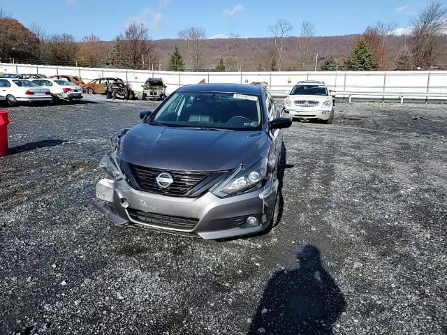 2018 Nissan Altima - Image 11