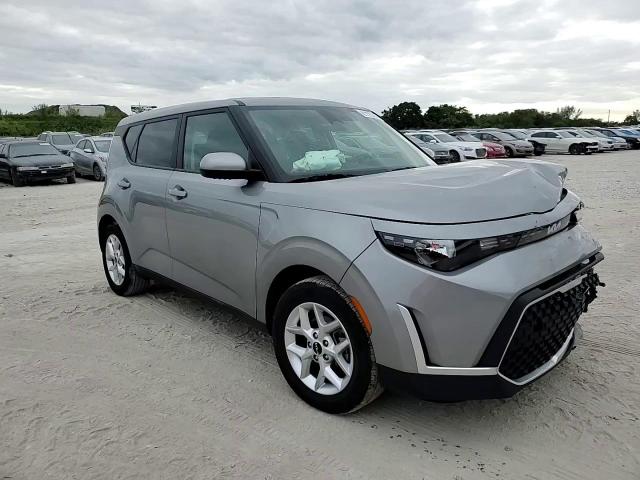 2023 Kia Soul - Image 13