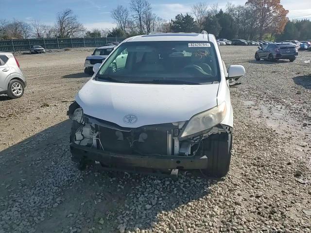 2013 Toyota Sienna - Image 12