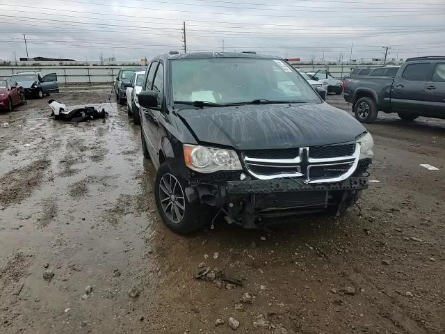 2017 Dodge Caravan - Image 12