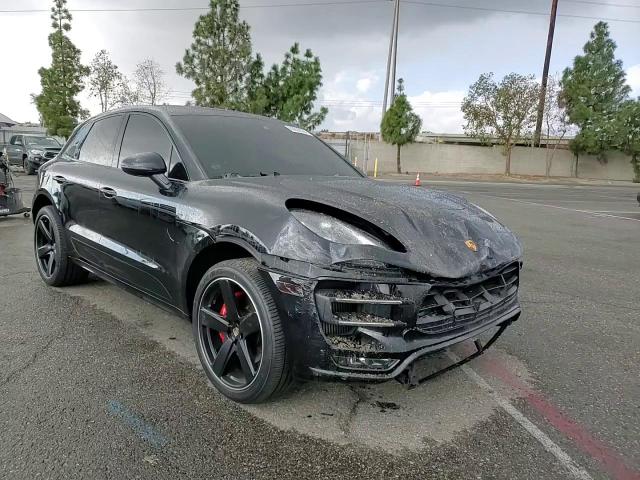 2018 Porsche Macan - Image 11