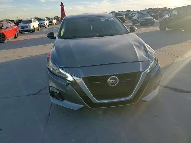 2022 Nissan Altima - Image 10