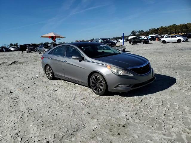 2013 Hyundai Sonata - Image 11