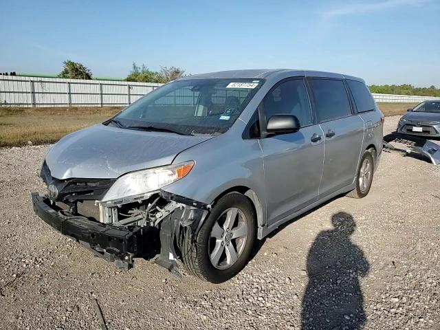 2019 Toyota Sienna - Image 11