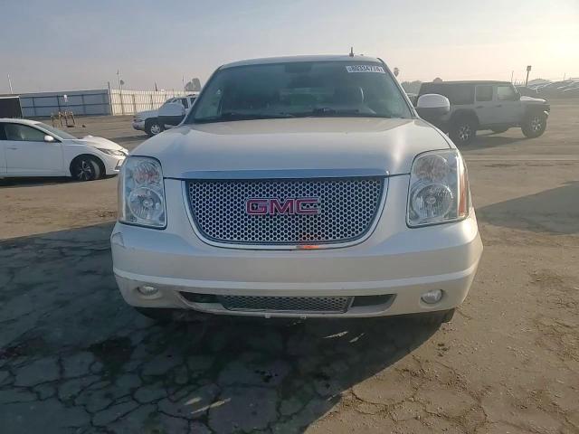 2013 GMC Yukon - Image 11