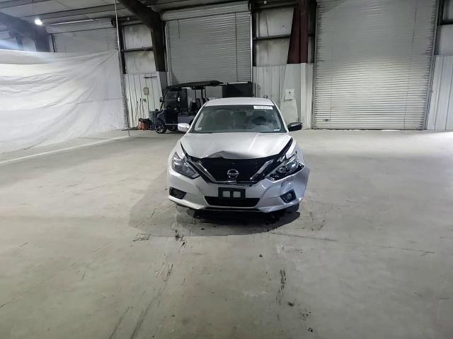 2017 Nissan Altima - Image 10