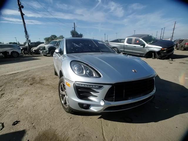 2017 Porsche Macan VIN: WP1AA2A53HLB82177 Lot: 79140084