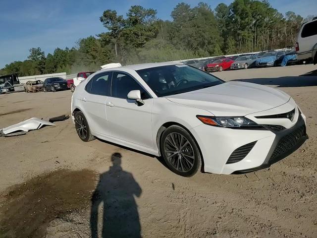 2018 Toyota Camry - Image 11