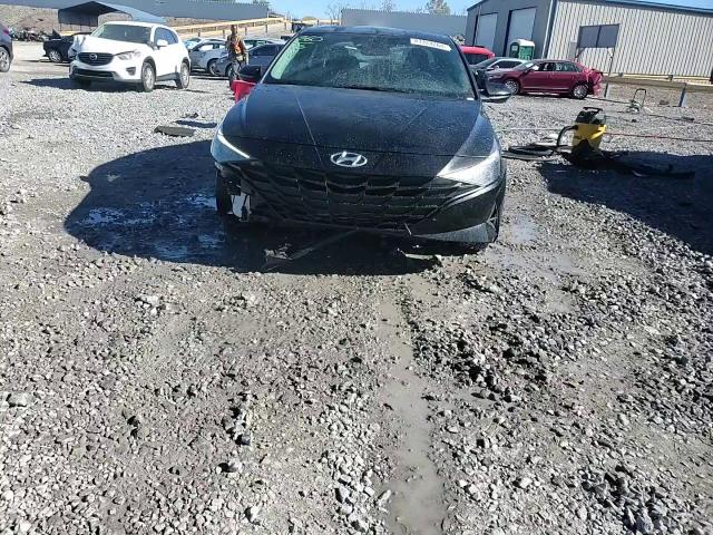 2023 Hyundai Elantra - Image 13