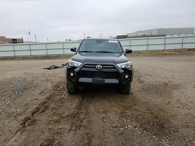 2021 Toyota 4Runner - Image 12