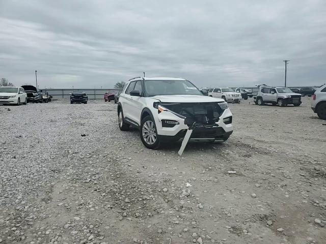 2023 Ford Explorer - Image 12