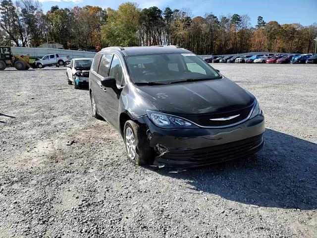 2020 Chrysler Voyager - Image 12