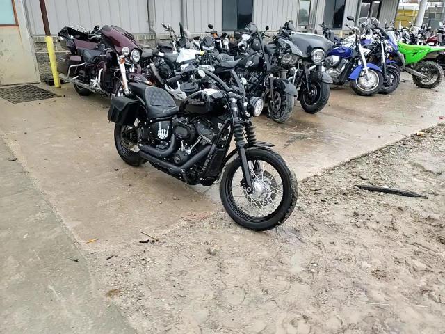 2018 Harley-Davidson Fxbb Street Bob VIN: 1HD1YJJ12JC077865 Lot: 77747994