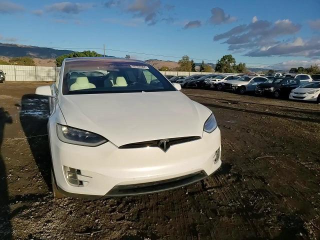 2017 Tesla Model X VIN: 5YJXCBE29HF051439 Lot: 80350384