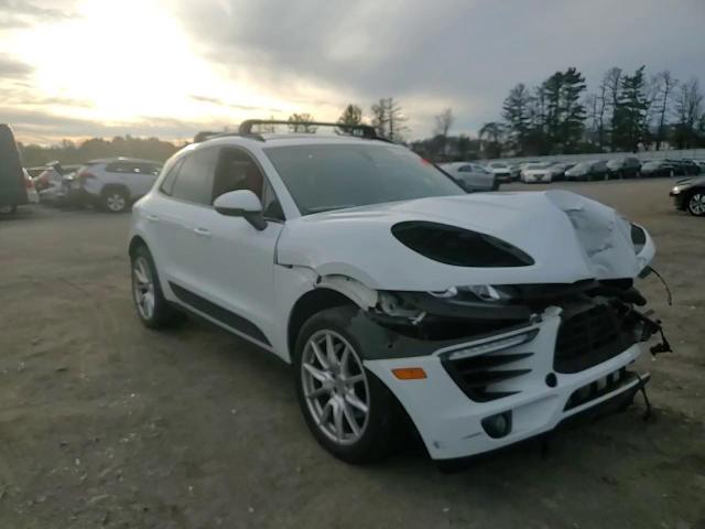 2016 Porsche Macan - Image 11