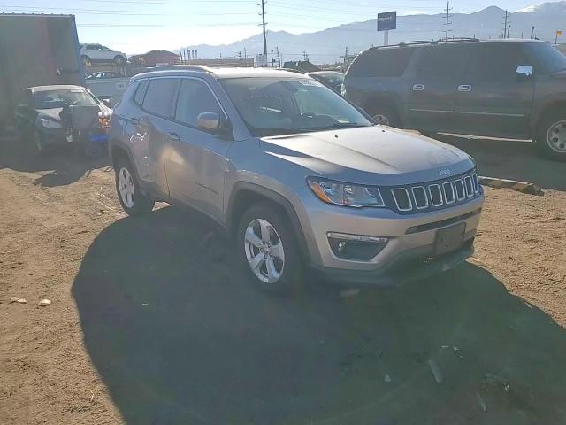 2018 Jeep Compass Latitude VIN: 3C4NJDBB5JT185921 Lot: 80982974